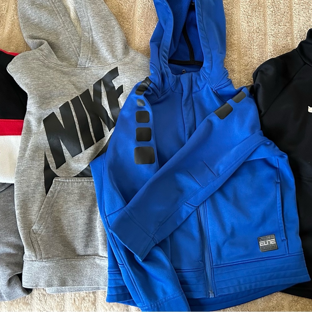 Boys size 6/7 LOT of NIKE gear